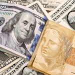 Dólar fecha semana em alta e mercado acompanha dados de inflação e emprego